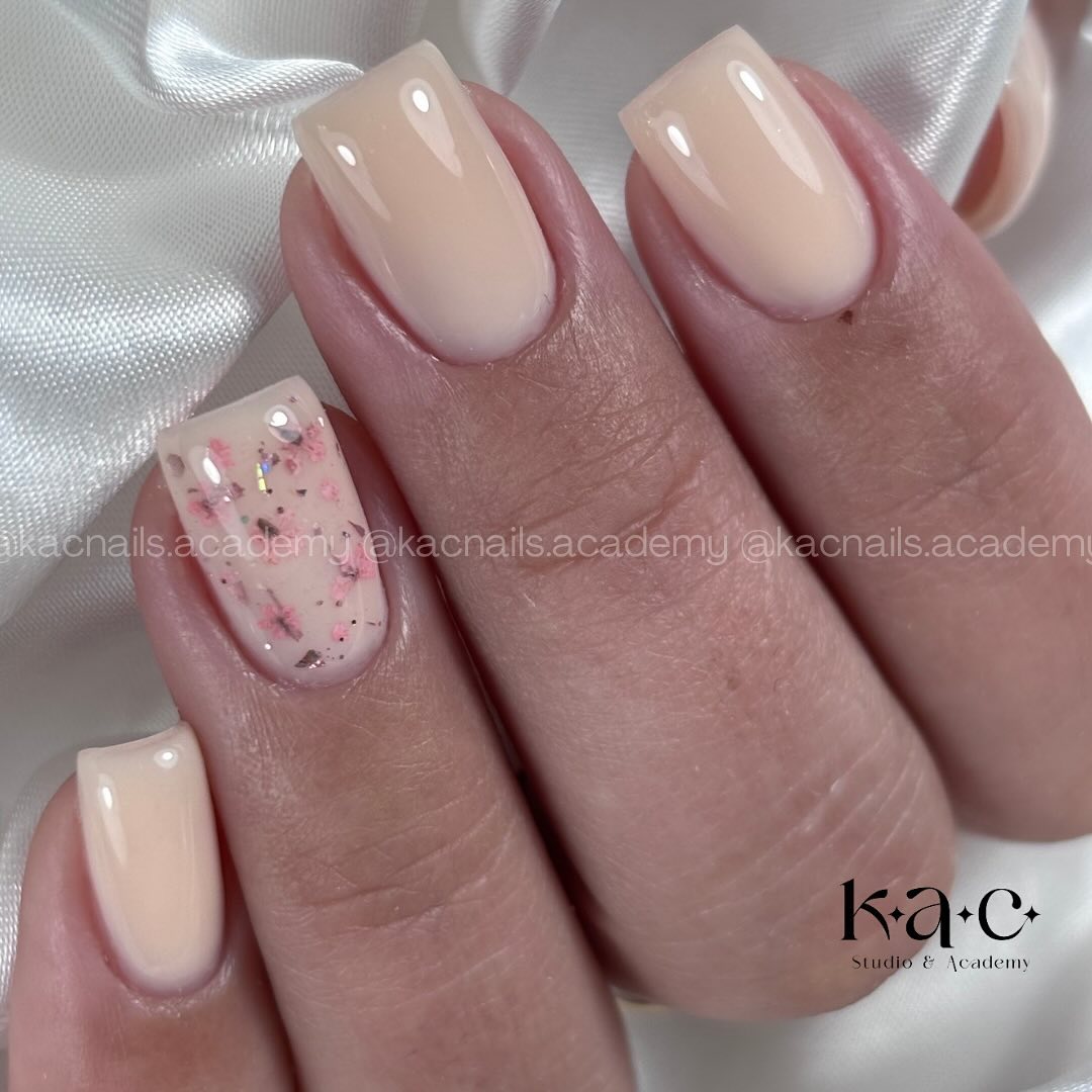 KAC Nails Studio & Academy, manicura y uñas en Guía de Isora